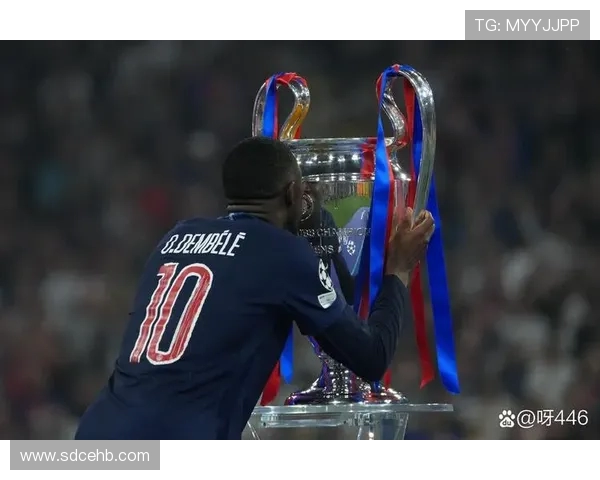 金球奖评委骆明点评登贝莱称其获奖令人震惊堪称史上最不可思议的一次 金球奖评委骆明点评登贝莱称其获奖令人震惊堪称史上最不可思议的一次