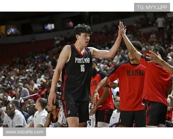 比卢普斯称赞杨瀚森状态回升认为他终于找到了最适合自己的比赛节奏